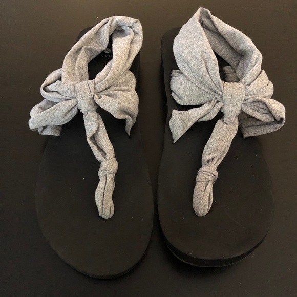 Black Flip Flops Gray Sling Back Stretch Material - Picture 3 of 7